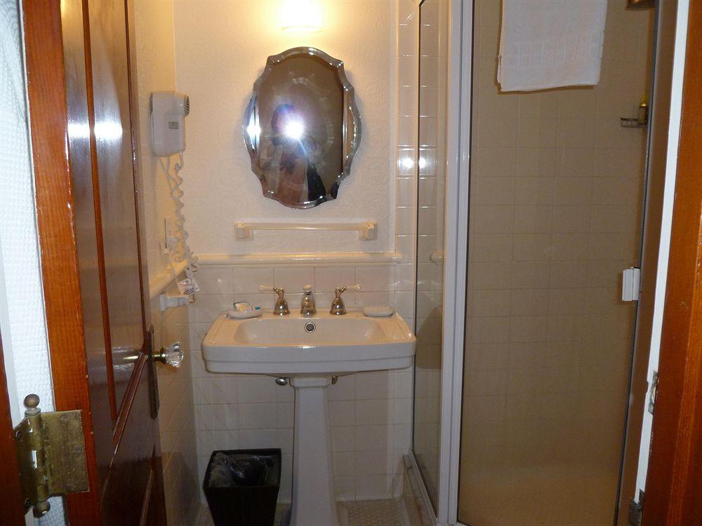 Baño Lahaina Inn