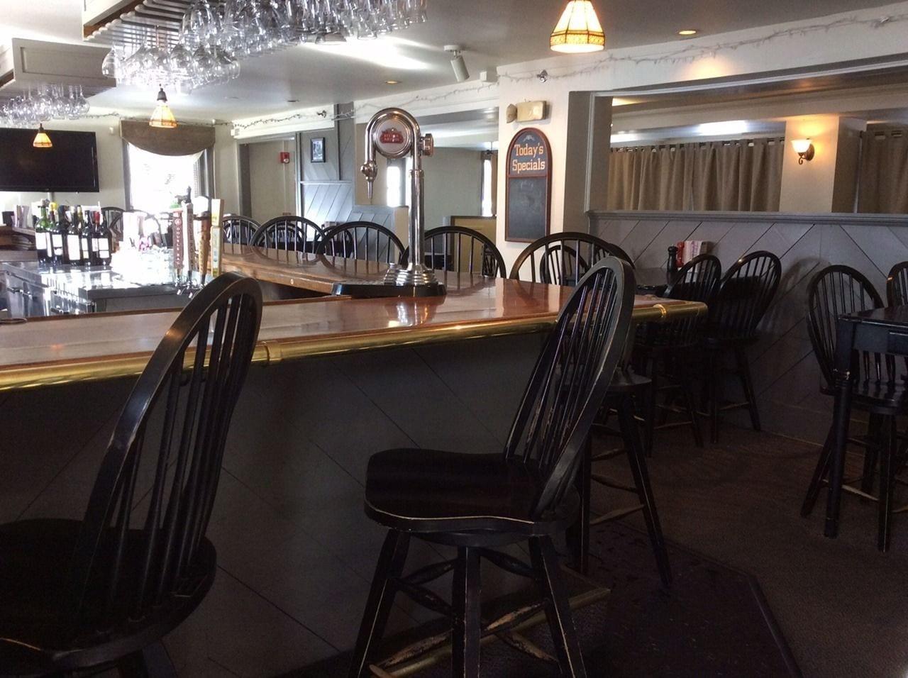 Bar/Salón Hunters Grille and Tap at The Grafton Inn