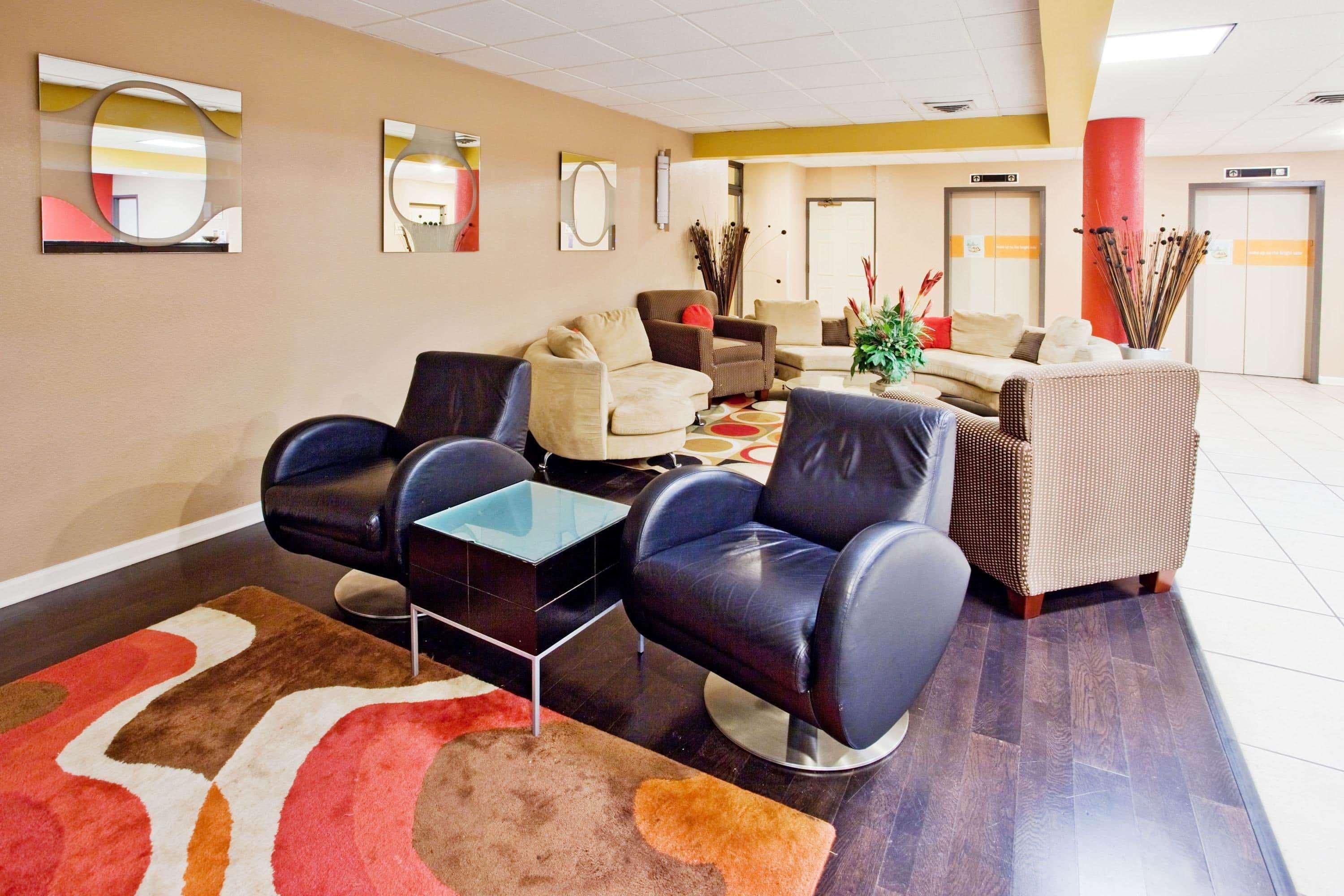 Vista Lobby La Quinta Inn & Suites by Wyndham Memphis Airport Graceland