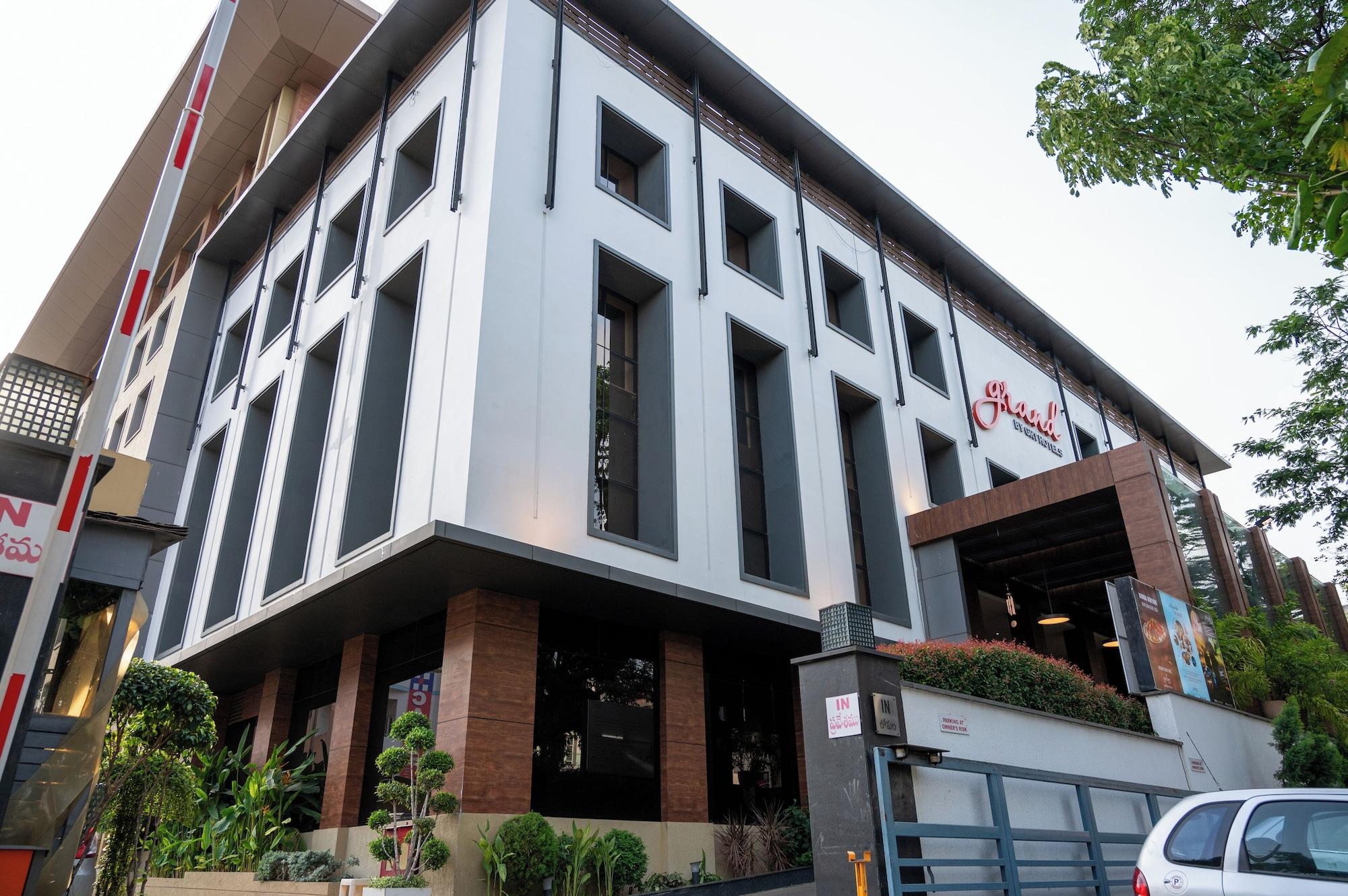 Vista Exterior Grand Kakinada by GRT Hotels