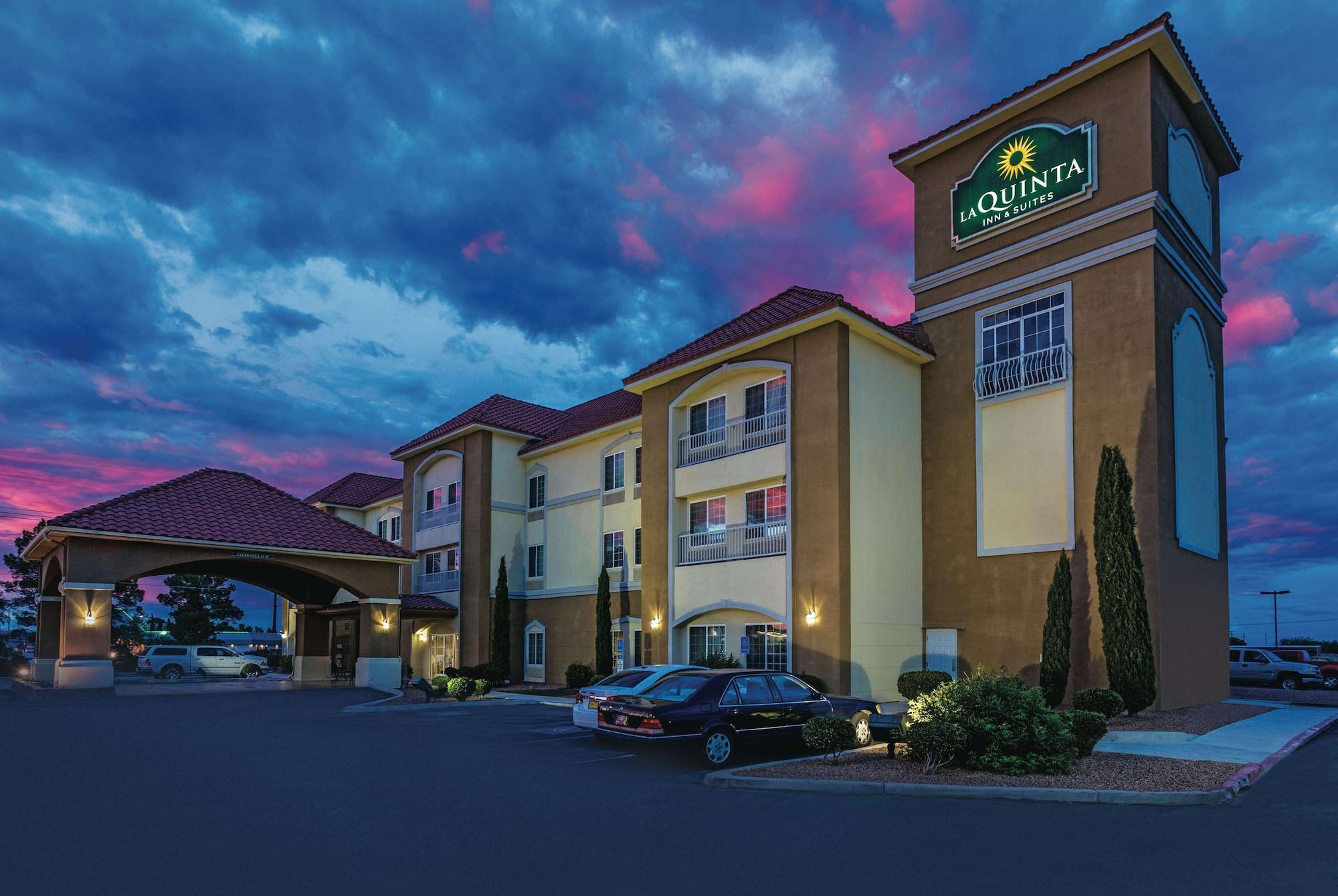 Vista Exterior La Quinta Inn & Suites by Wyndham Deming