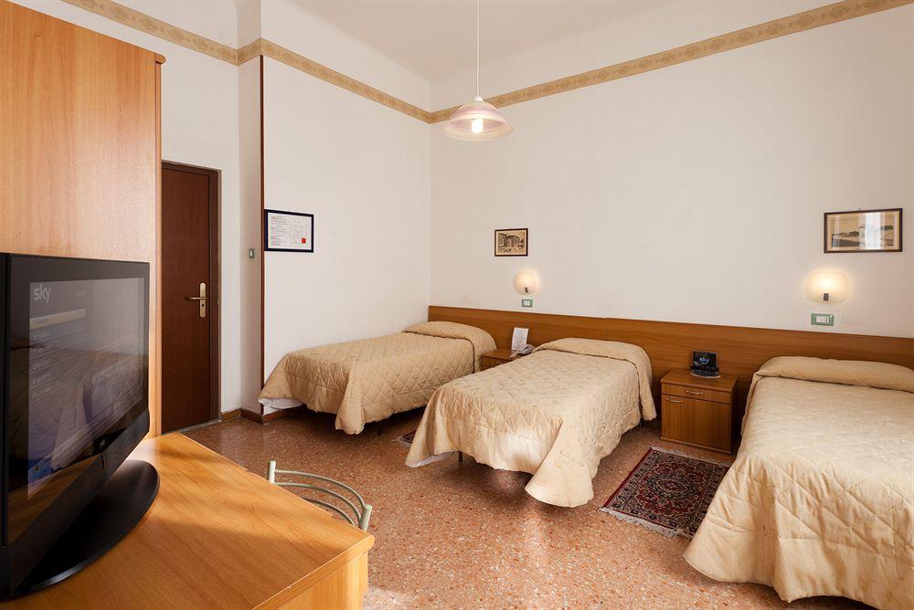 Habitación Parking Hotel Giardino
