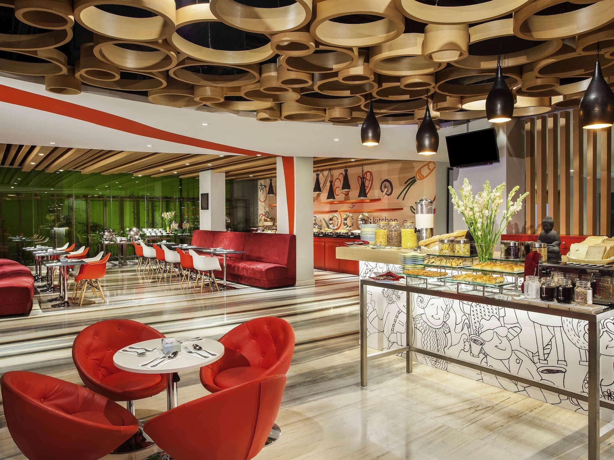 Vista Exterior ibis Yogyakarta Adi Sucipto