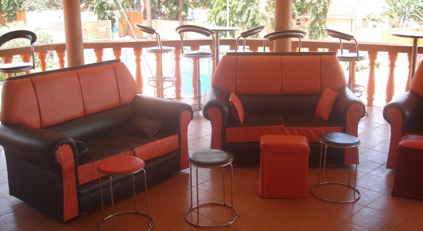 Vista Lobby Wal Ville Suites