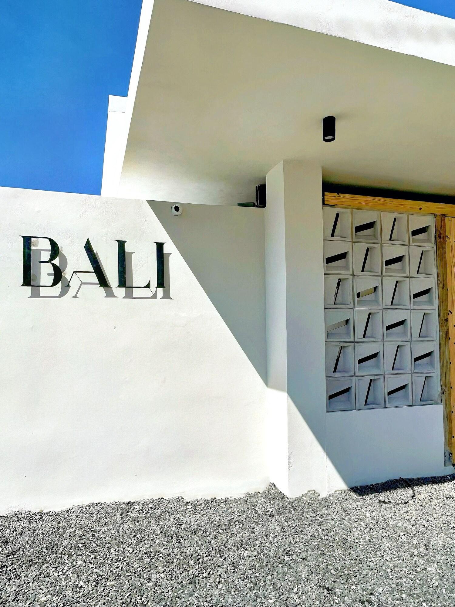 Vista Exterior Bali Hotel Adults Only Isla Verde, a Trademark by Wyndham