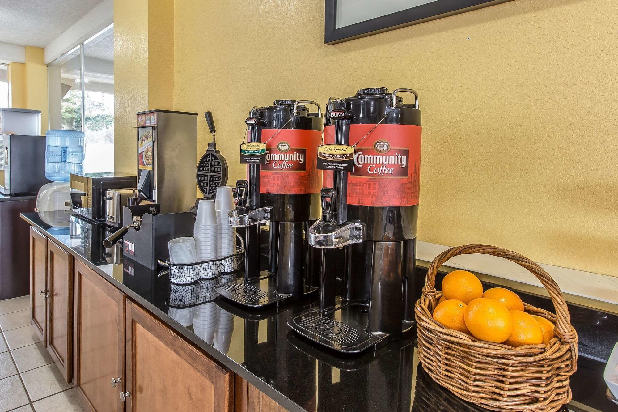 Restaurant Econo Lodge Byron near Historic District - Warner Robins