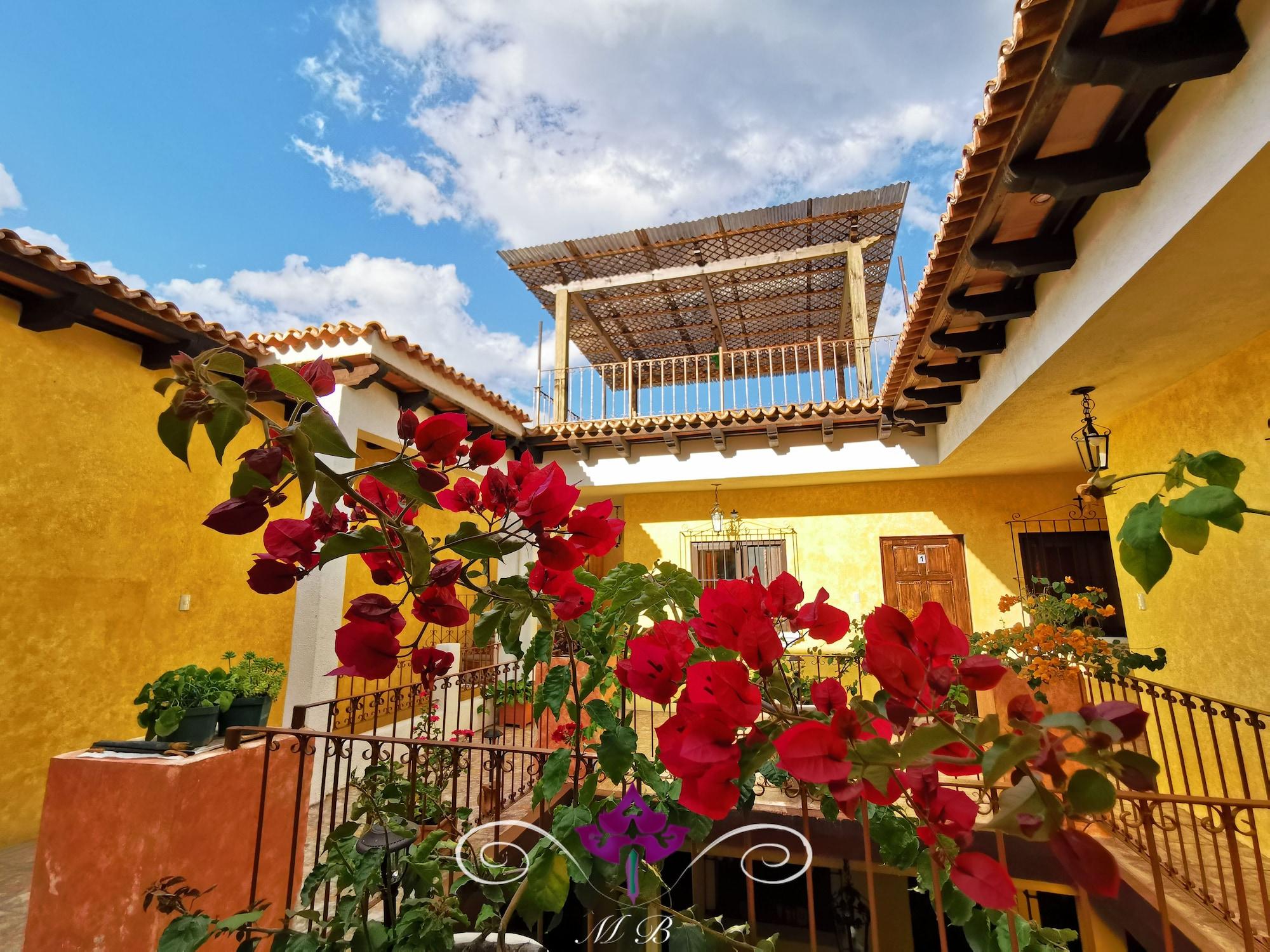 Varios Maison Bougainvillea
