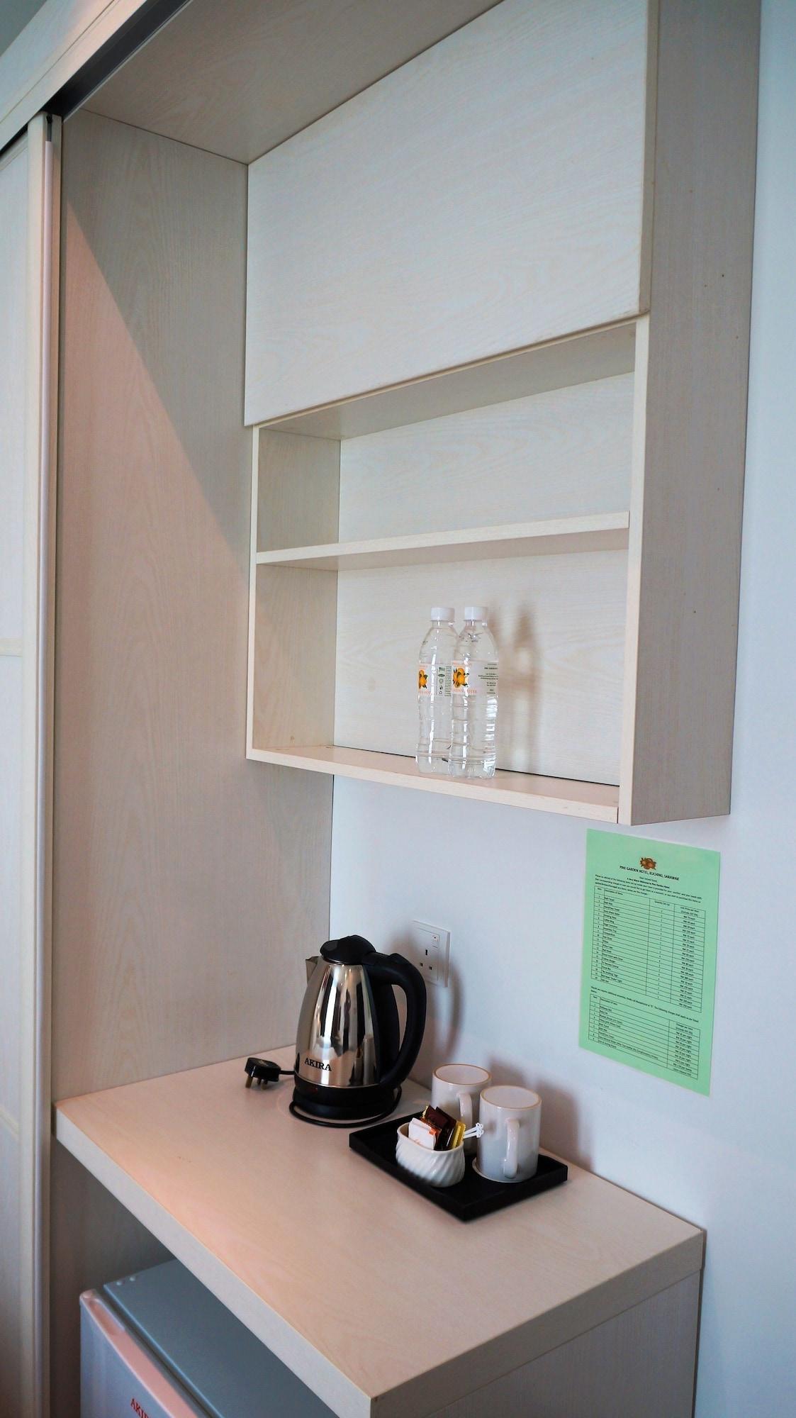 Set de Habitación Pine Garden Hotel