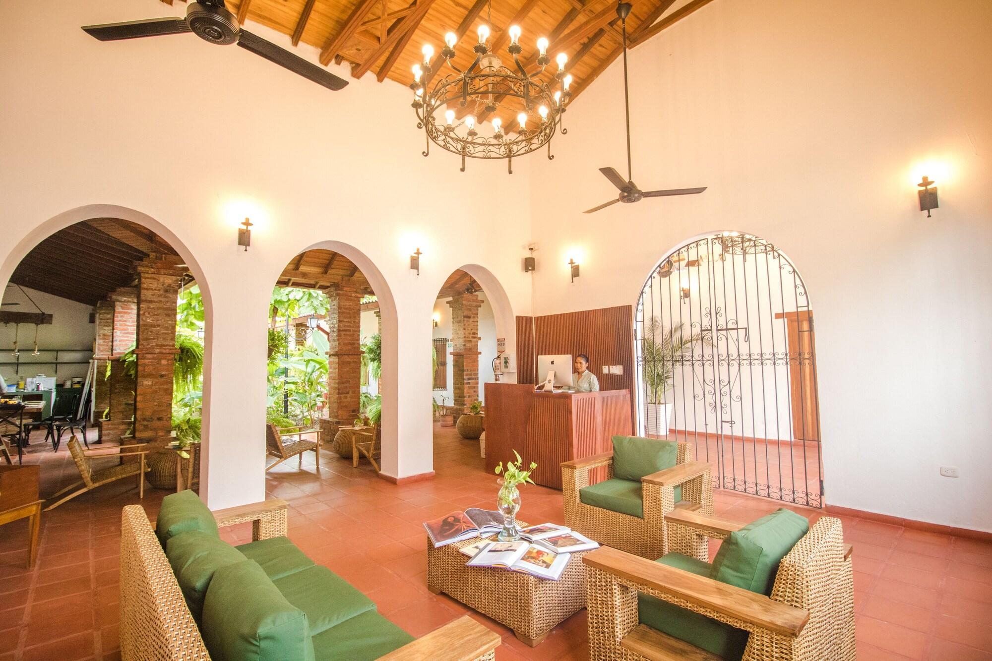 Vista Lobby LITERATIUM