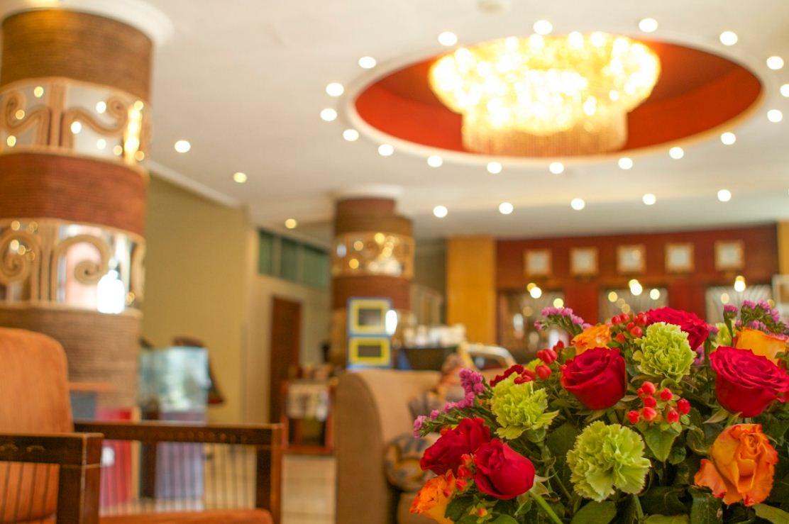 Vista Exterior Jupiter International Hotel Bole