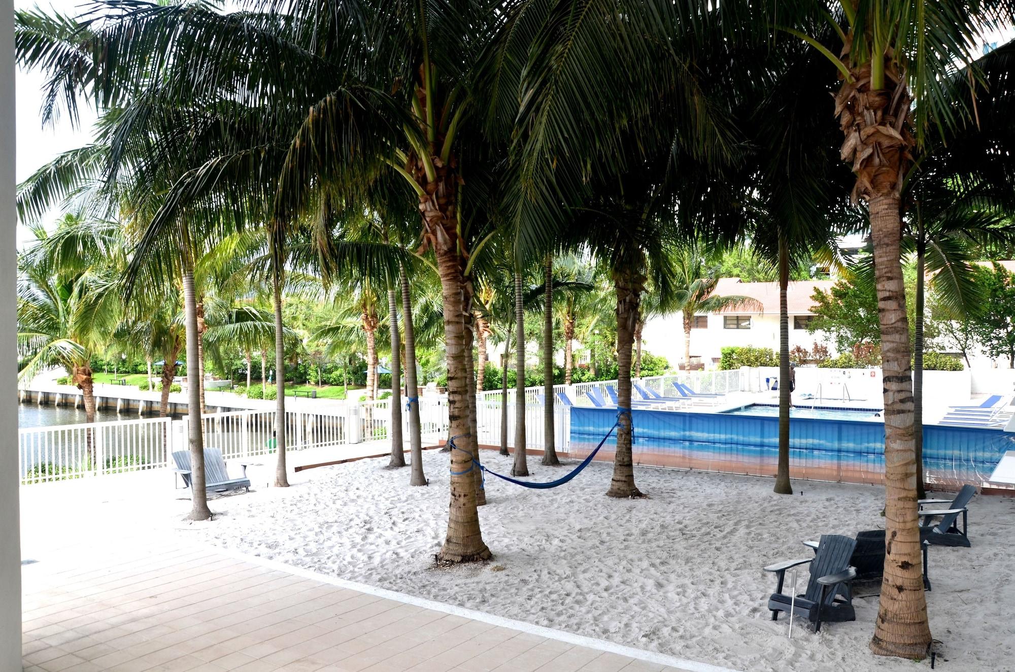Playa Riviera Luxury Living at River Oaks Marina and Tower