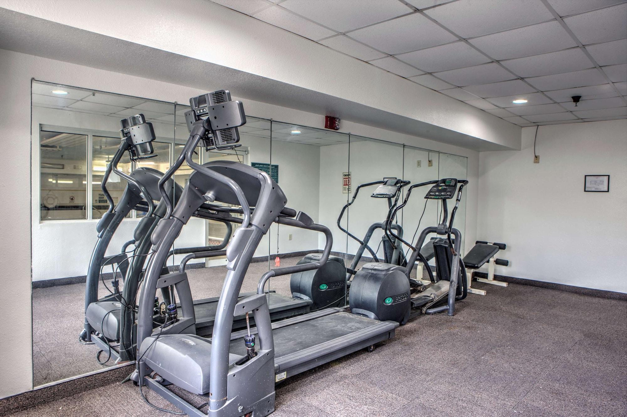Gimnasio Motel 6 Dallas, TX - Northwest