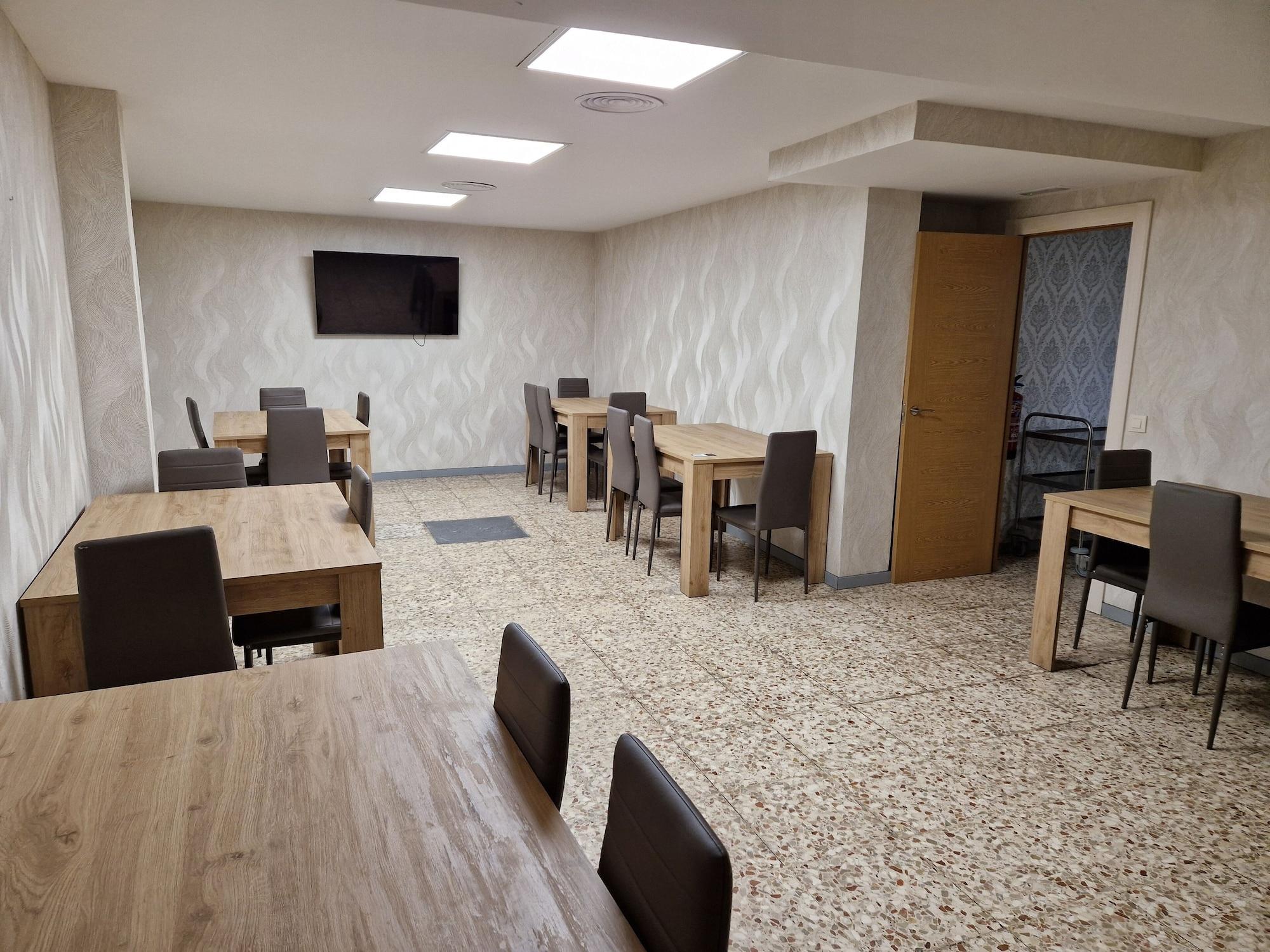 Restaurant PALOMERAS Coliving & Coworking