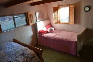 Alquiler Vacacional - Cozy Cabin With A Short Walk To Fly In Lake/Blue Lake Springs