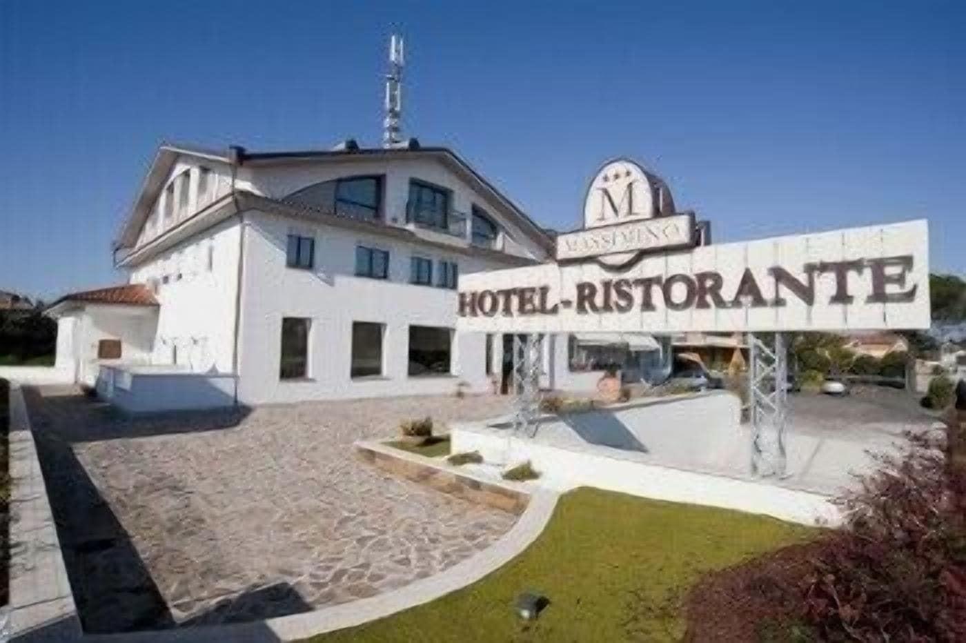 Vista Exterior Hotel Massimino