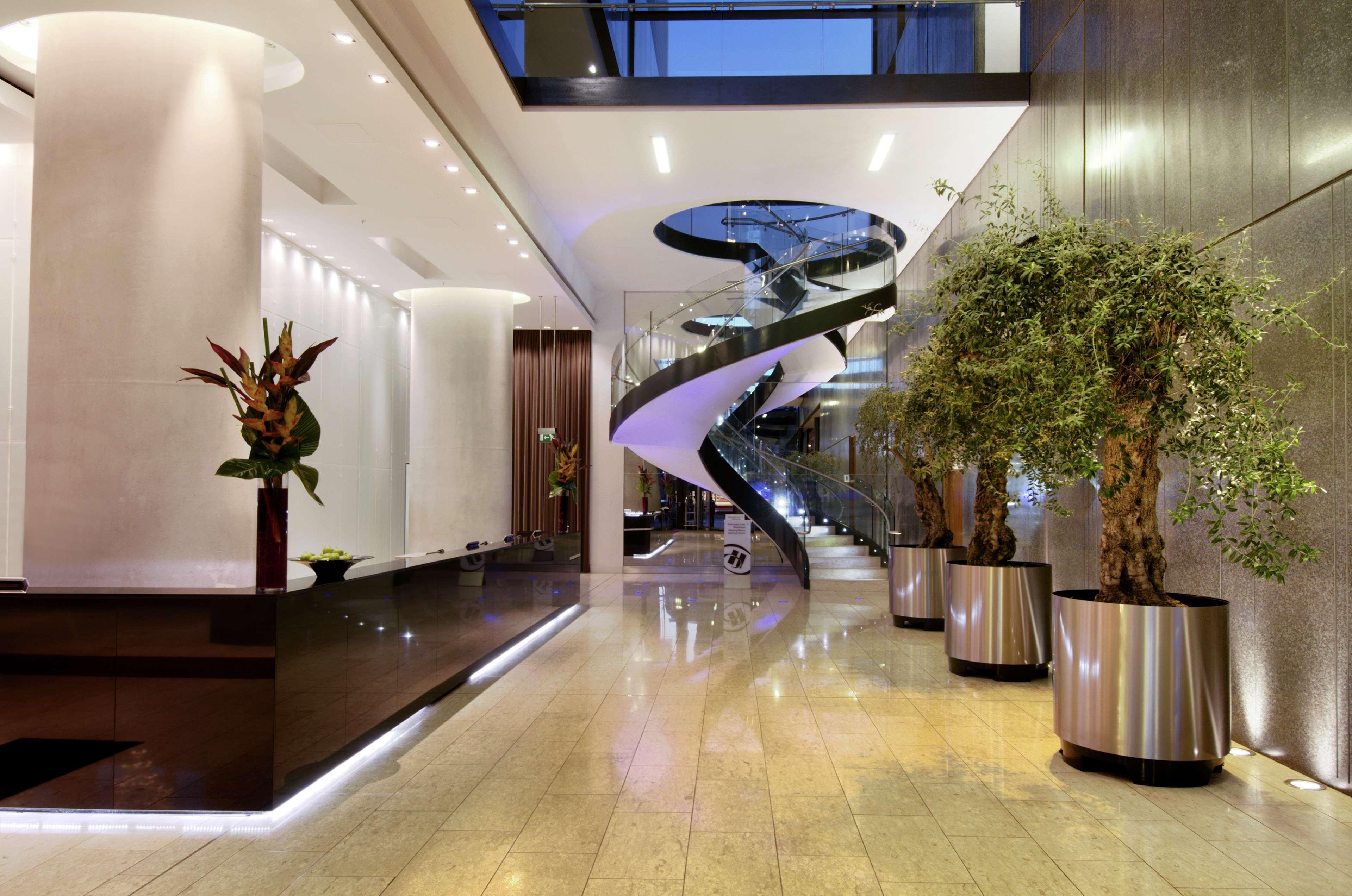 Vista Lobby Hilton Manchester Deansgate