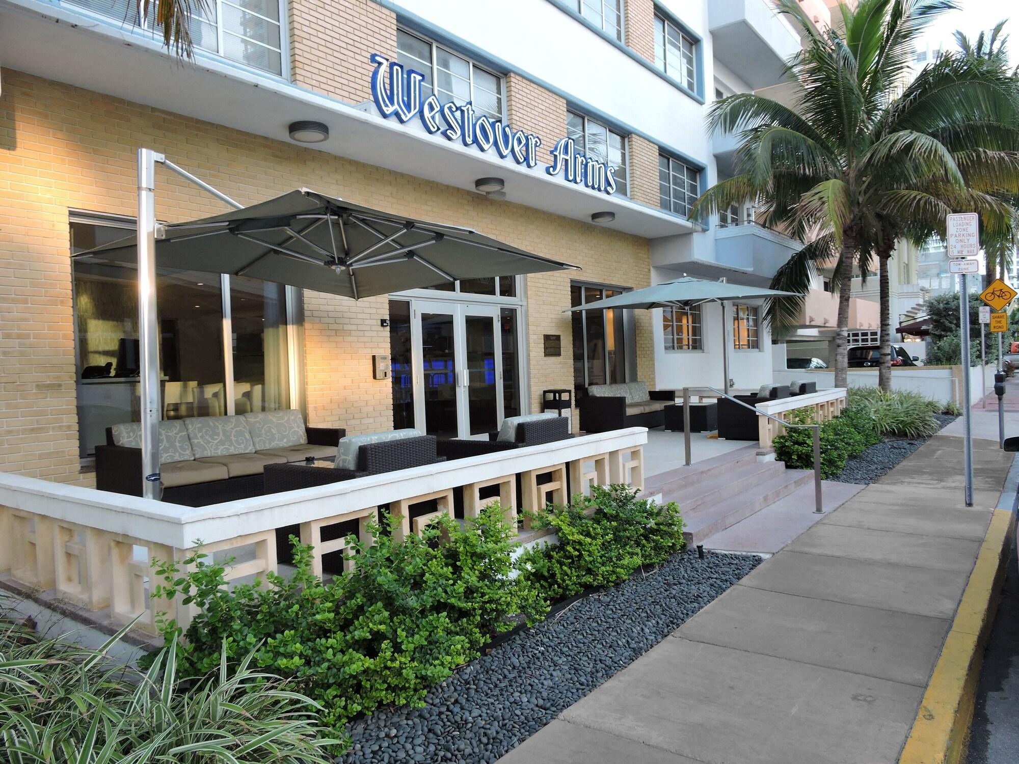 Vista Exterior Westover Arms Hotel