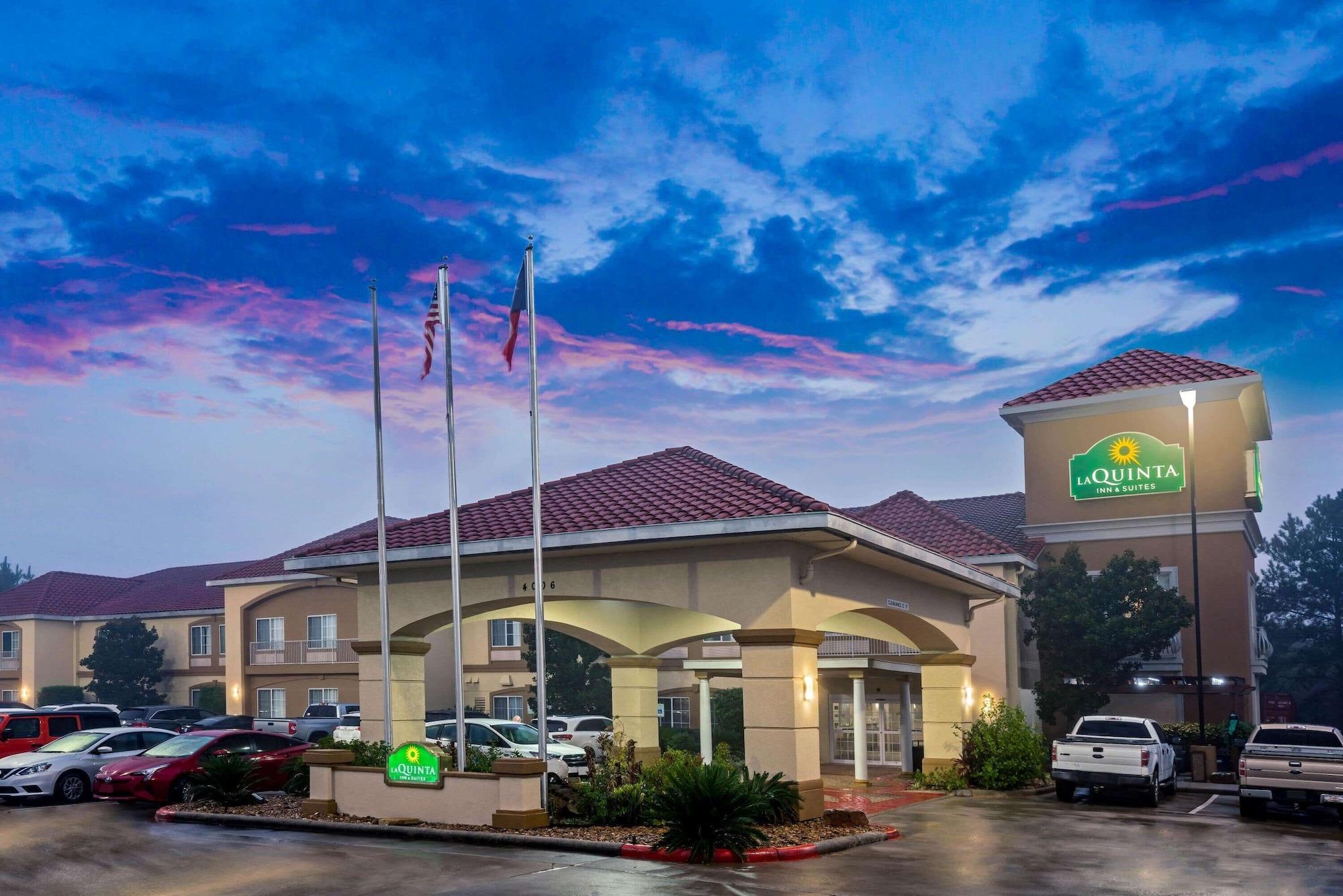 Vista Exterior La Quinta Inn & Suites by Wyndham Conroe