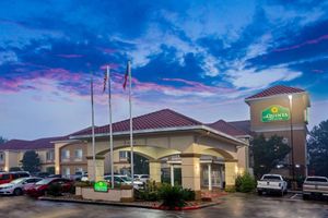 Alojamiento - La Quinta Inn & Suites by Wyndham Conroe