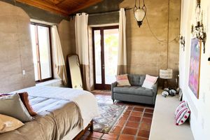 Alquiler Vacacional - Majestic House with Unique Architecture, Forever Views, Pool, Spa, and Game Room