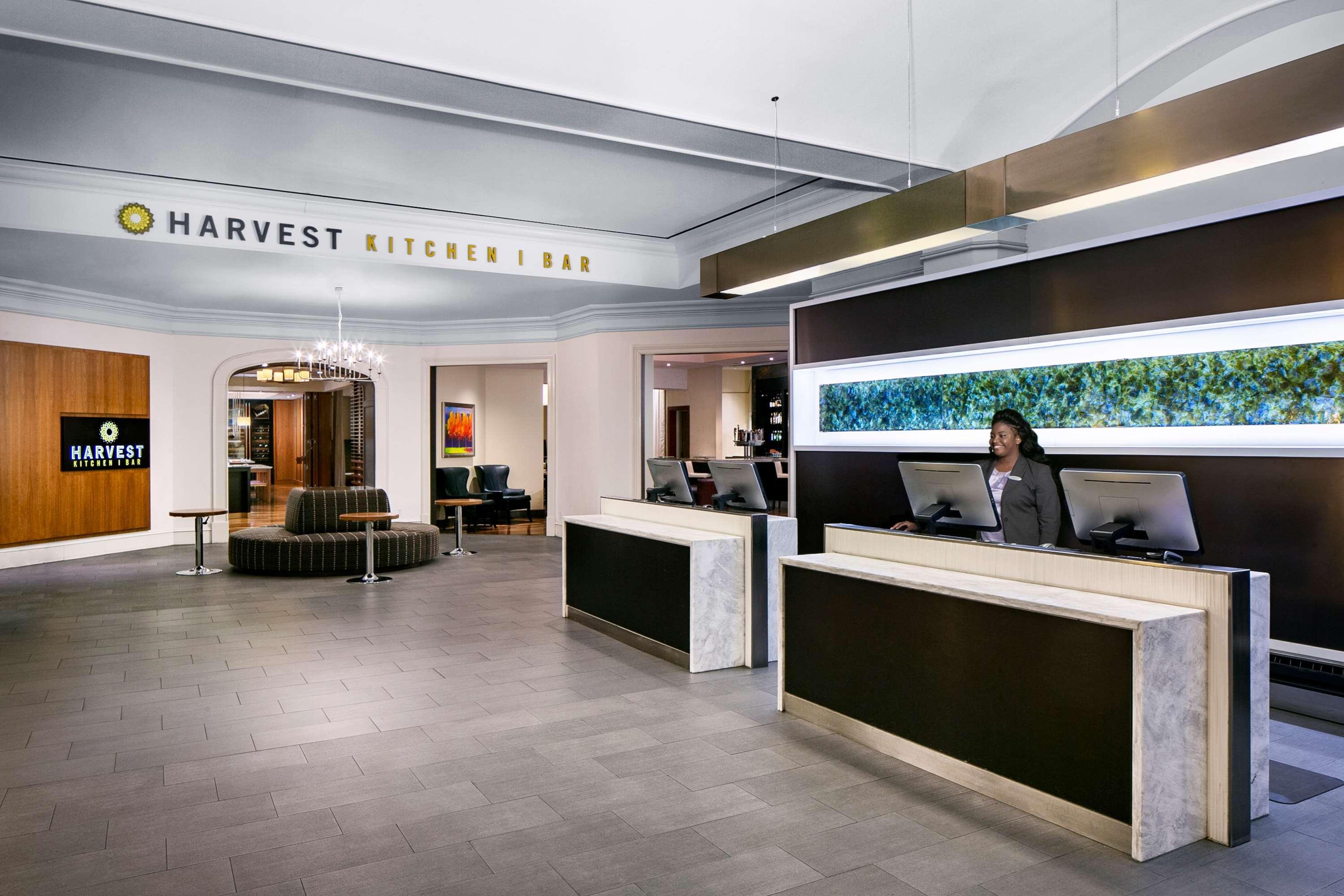 Vista Lobby Hyatt Regency Wichita