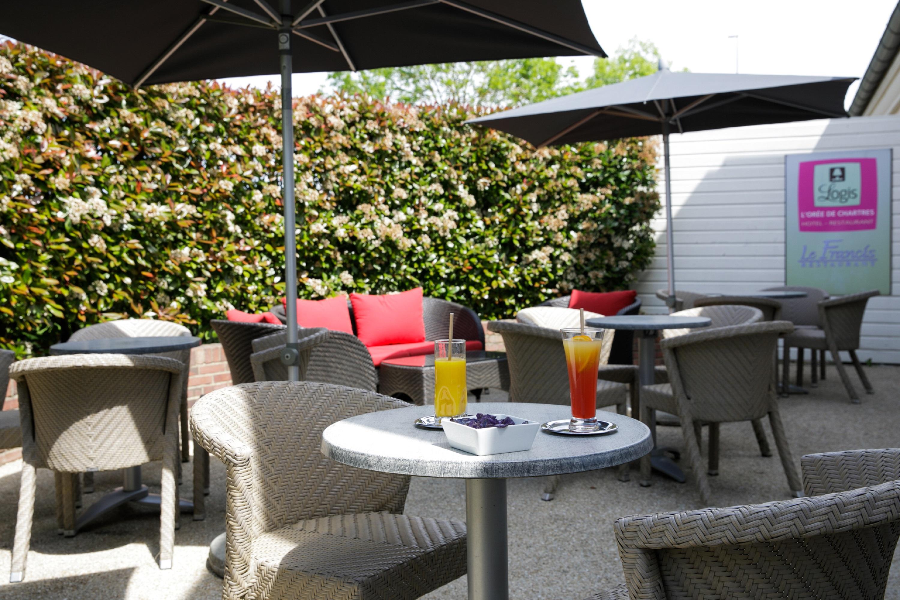 Varios Logis Hotel L'Oree De Chartres