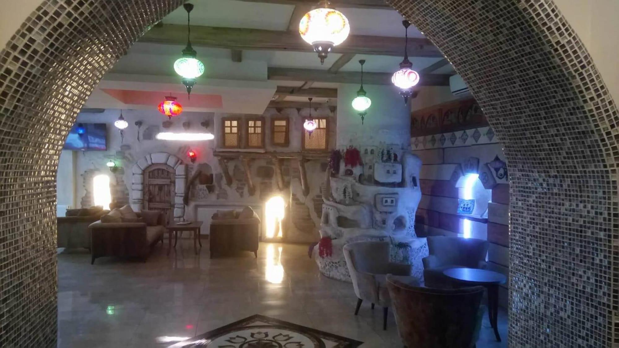 Vista Lobby Waha Hotel