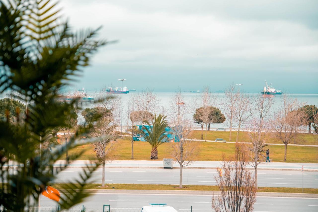 Vista Exterior Destiny Marine Hotel