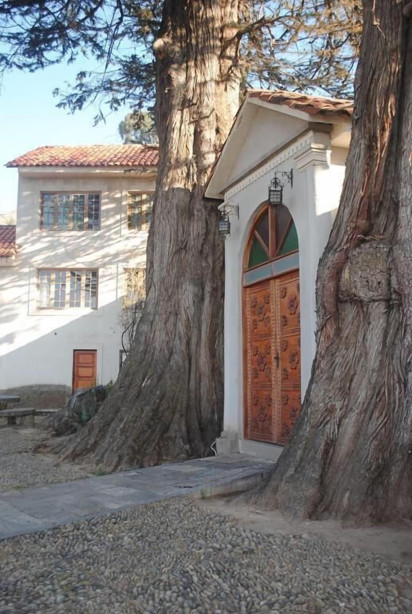 Vista Exterior Hostal La Chacarilla