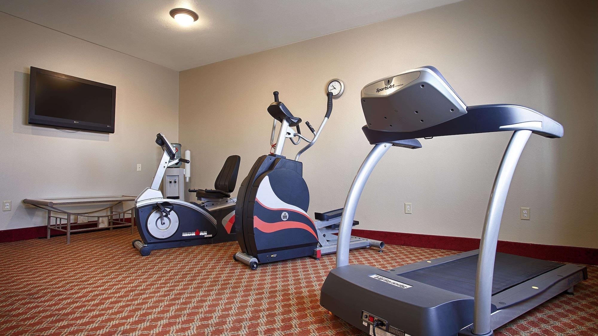Gimnasio Best Western Henrietta Inn & Suites