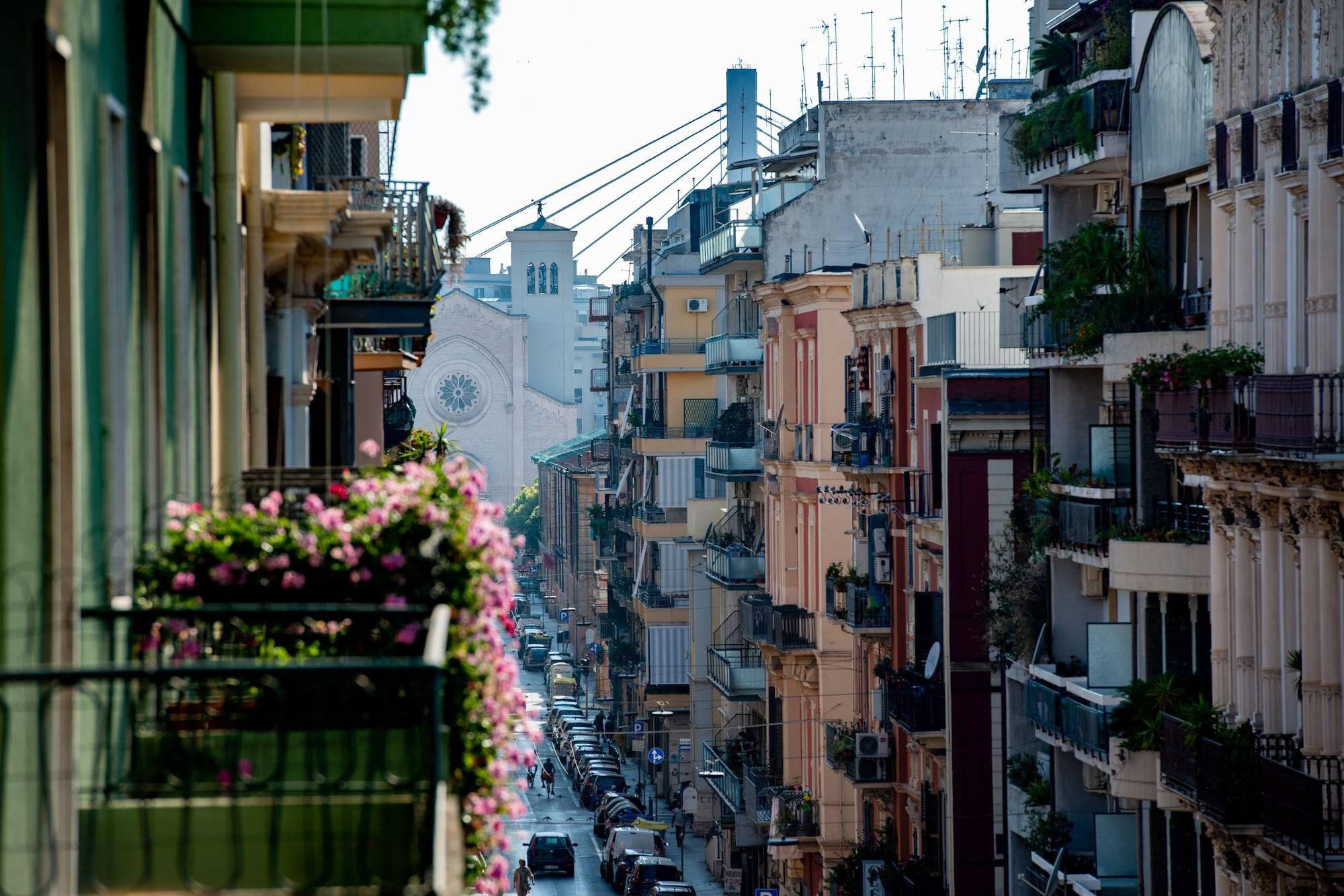 Vista Exterior Bari Rooms Central Station