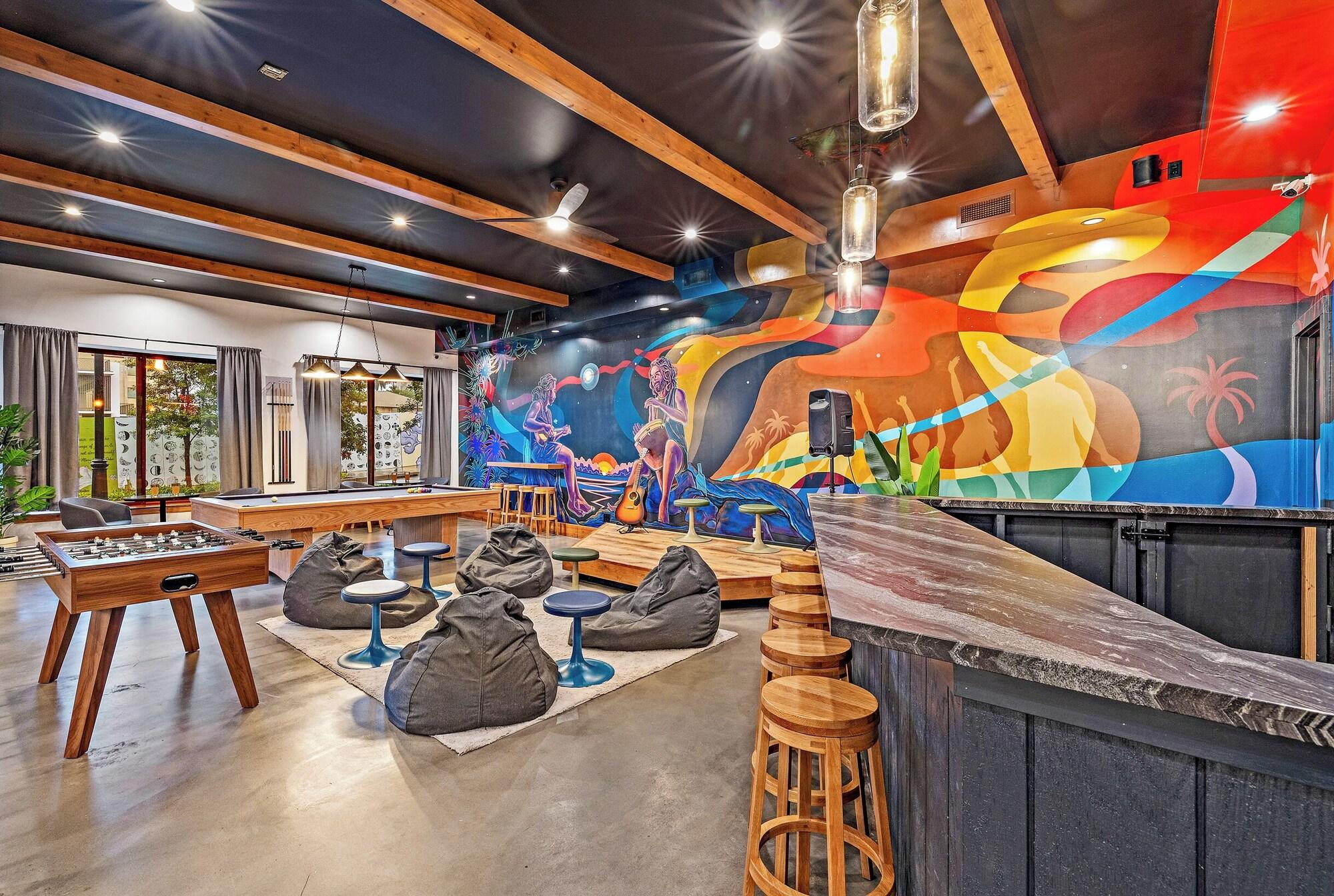 Vista Lobby Howzit Hostels