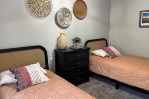 Pacote - Charming 2-bedroom apartment in Pleasant Grove