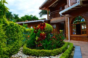 Alojamiento - Hostal Valle De Las Camelias