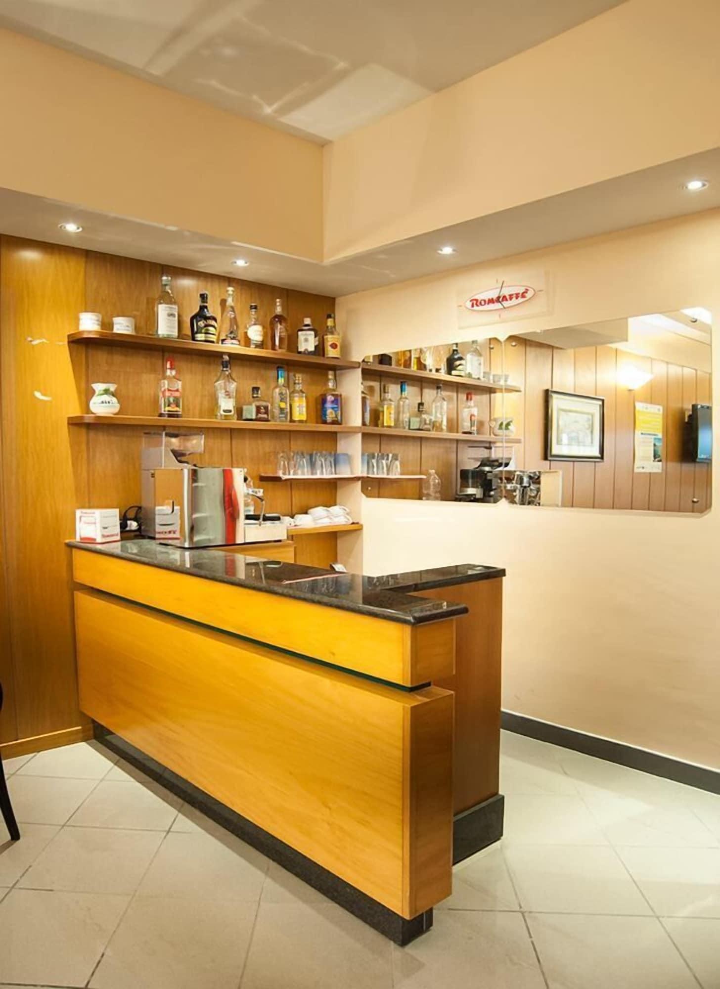 Bar/Salón Hotel Nilde