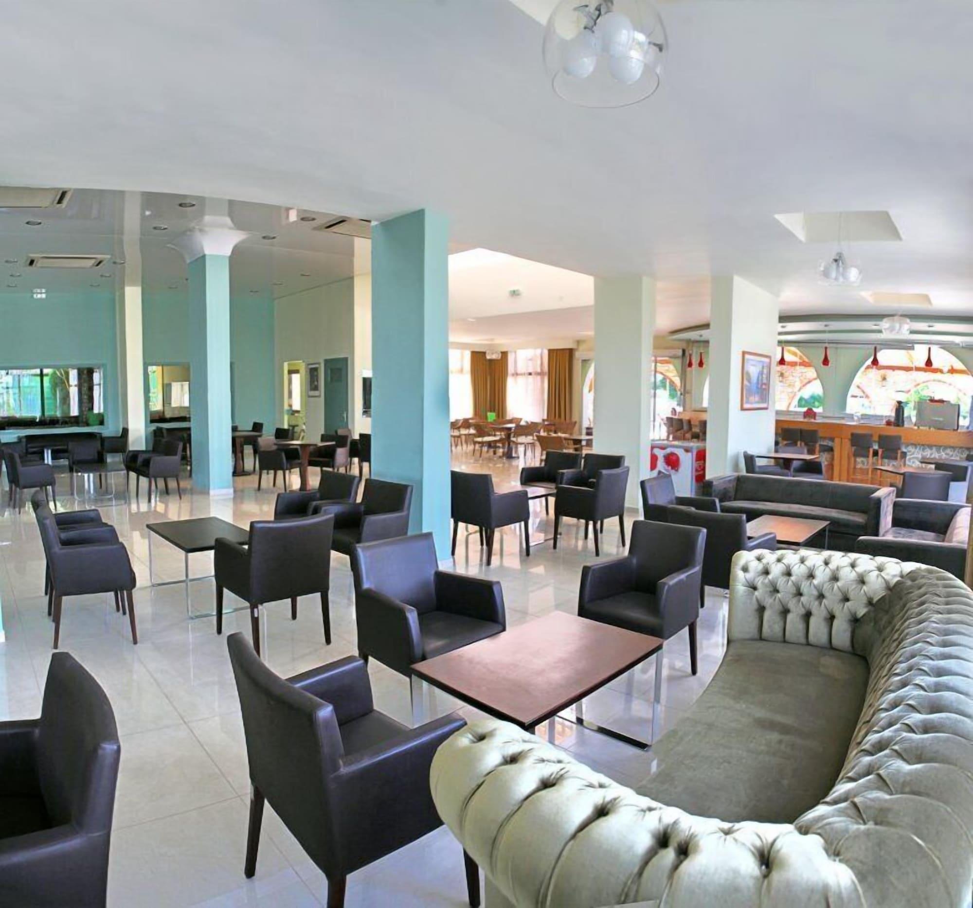 Bar/Salón Silver Bay Hotel & Bungalows