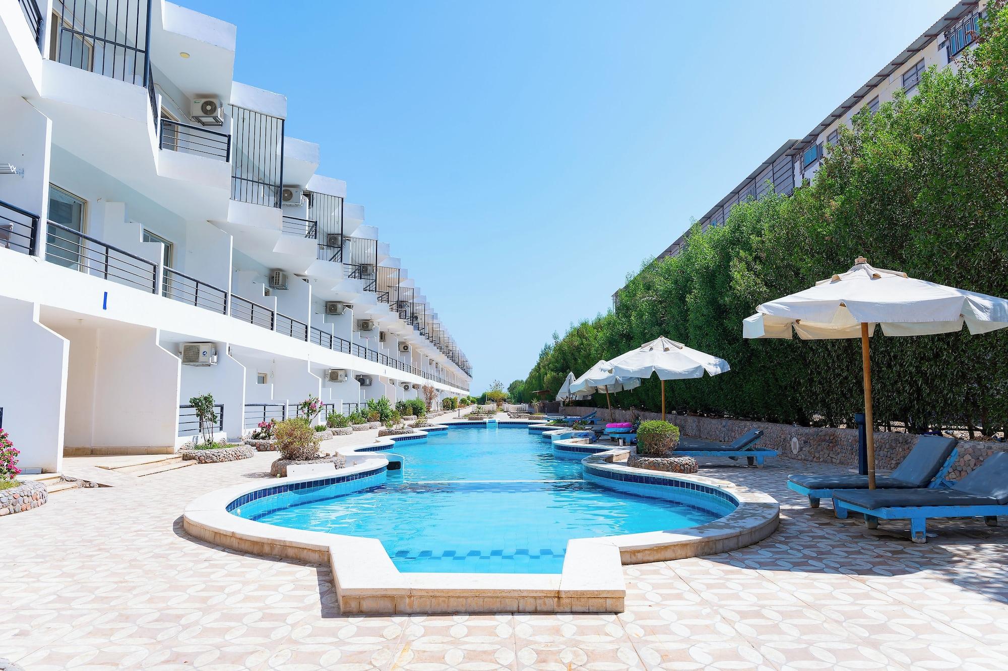 Varios Fox House Beach