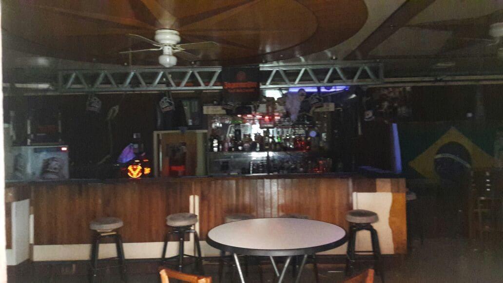 Bar/Salón Hotel Bar Emergency 911