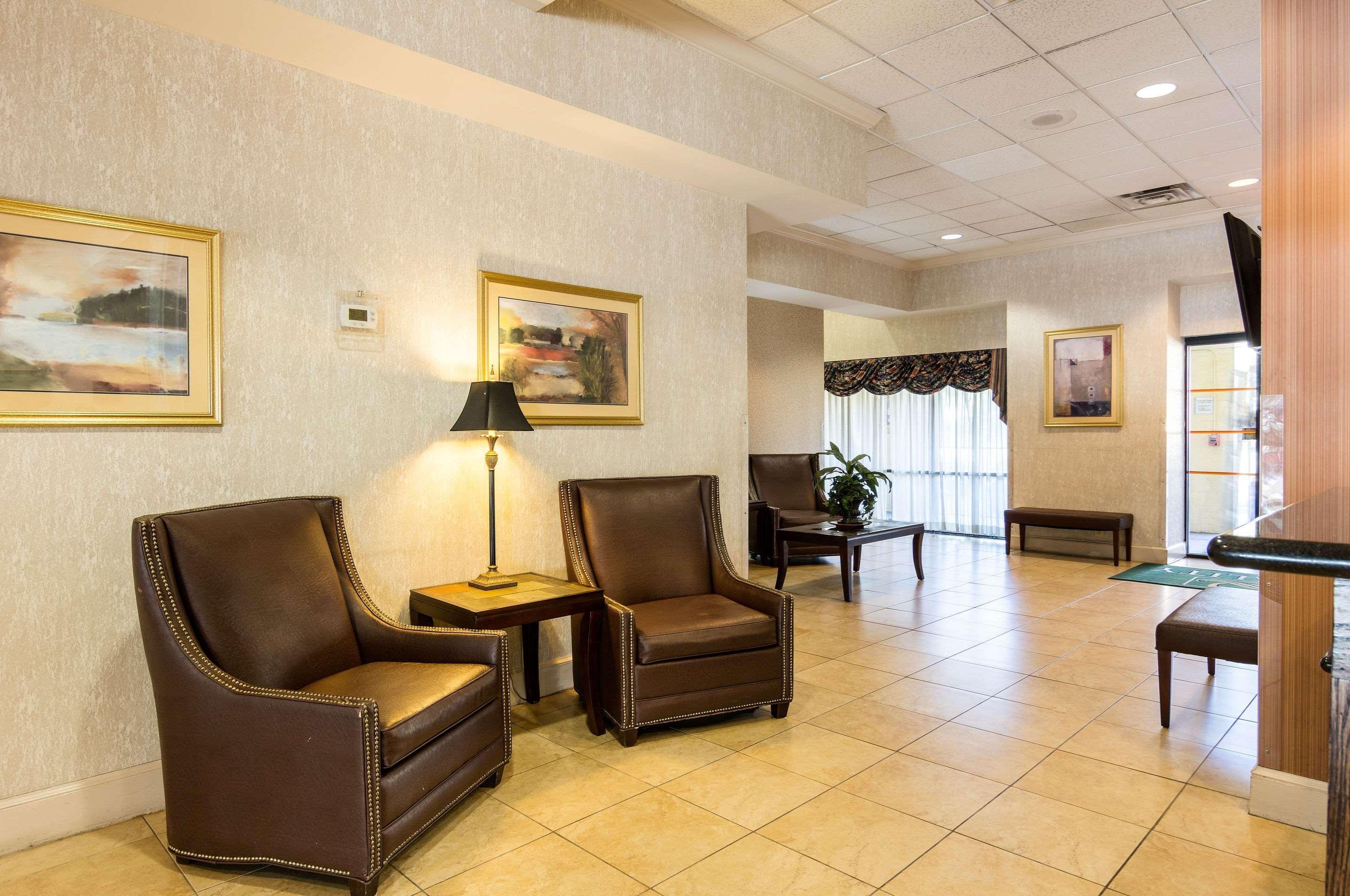 Vista Lobby Quality Inn Near Joint Base Andrews - Washington Area