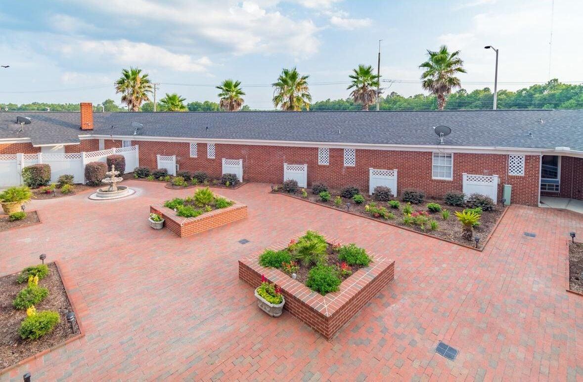 Vista Exterior Winton Inn & Suites