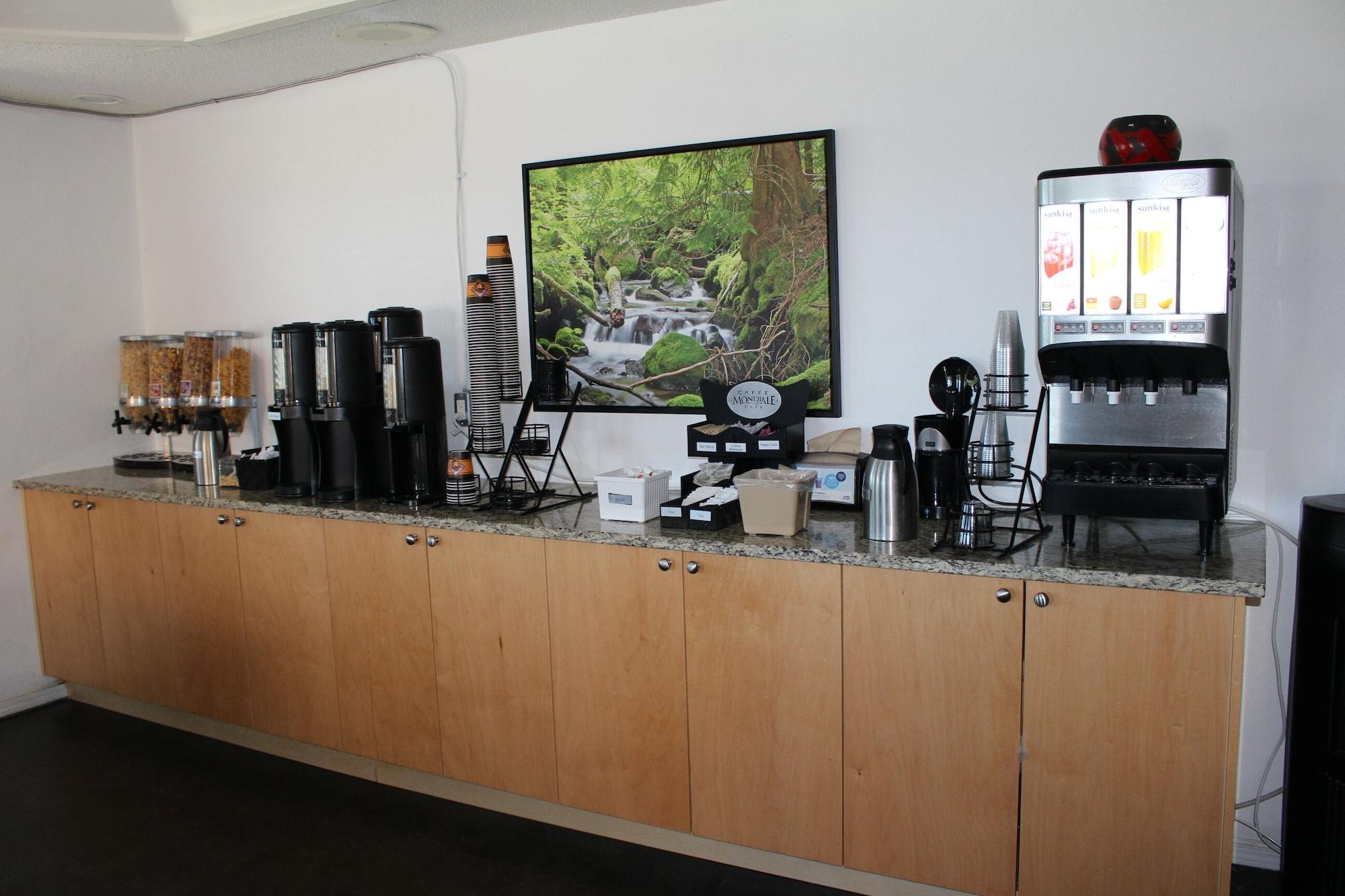 Restaurant Ramada by Wyndham Campbell River