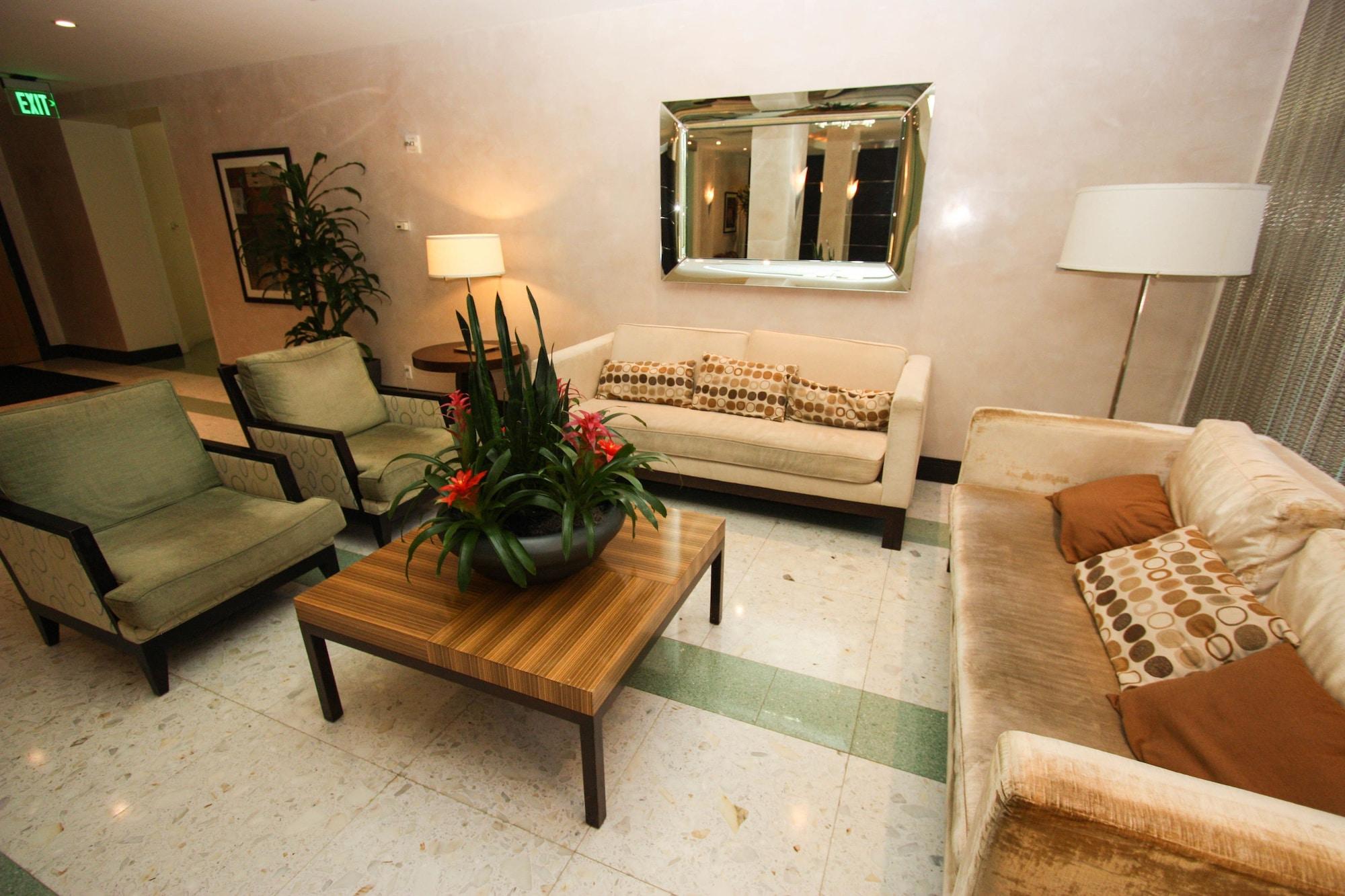 Vista Lobby The Tides by MiaRentals
