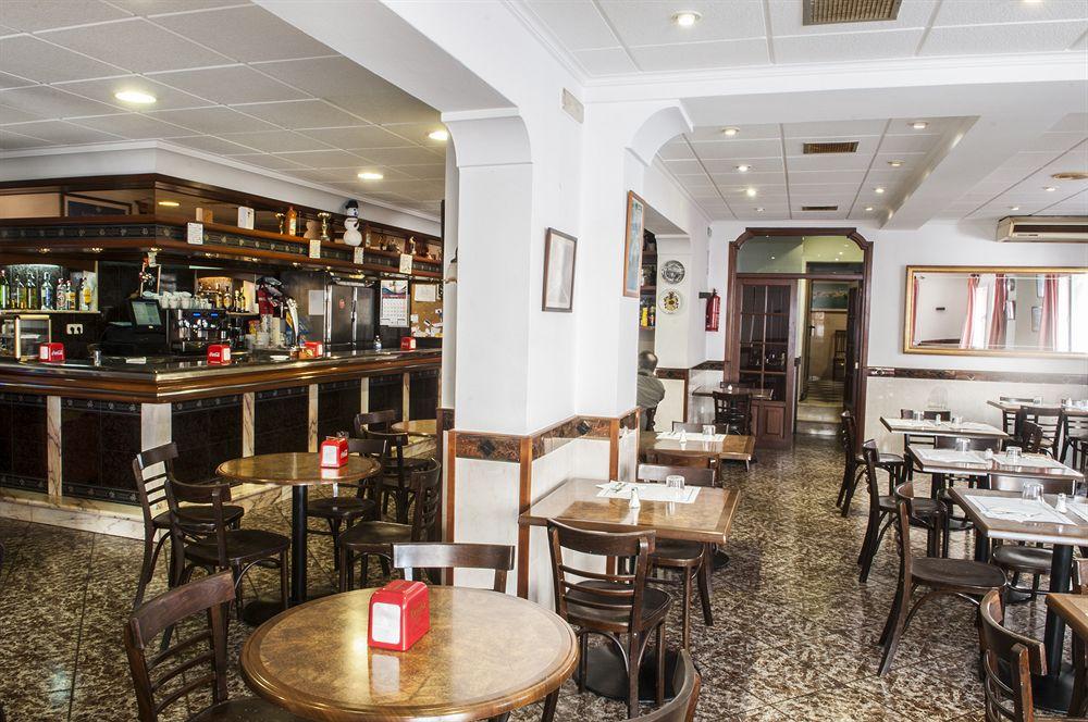 Bar/Salón Hostal Restaurante La Isla S.L.