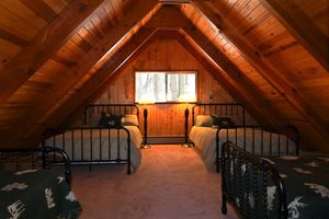 Alquiler Vacacional - Vintage Pinecrest cabin with HUGE deck- 5 minutes to Pinecrest Lake