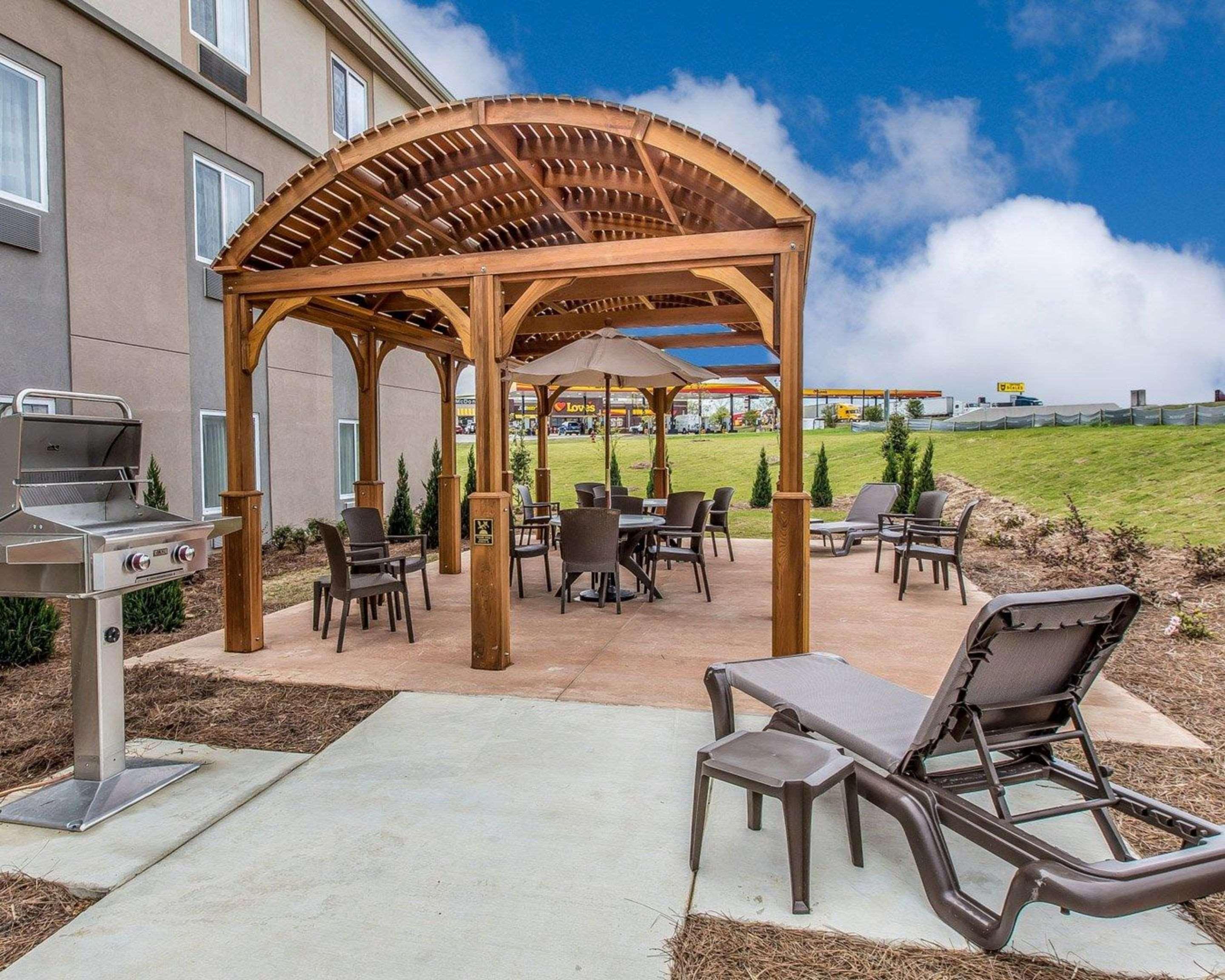 Vista Exterior Sleep Inn & Suites Jasper I-22