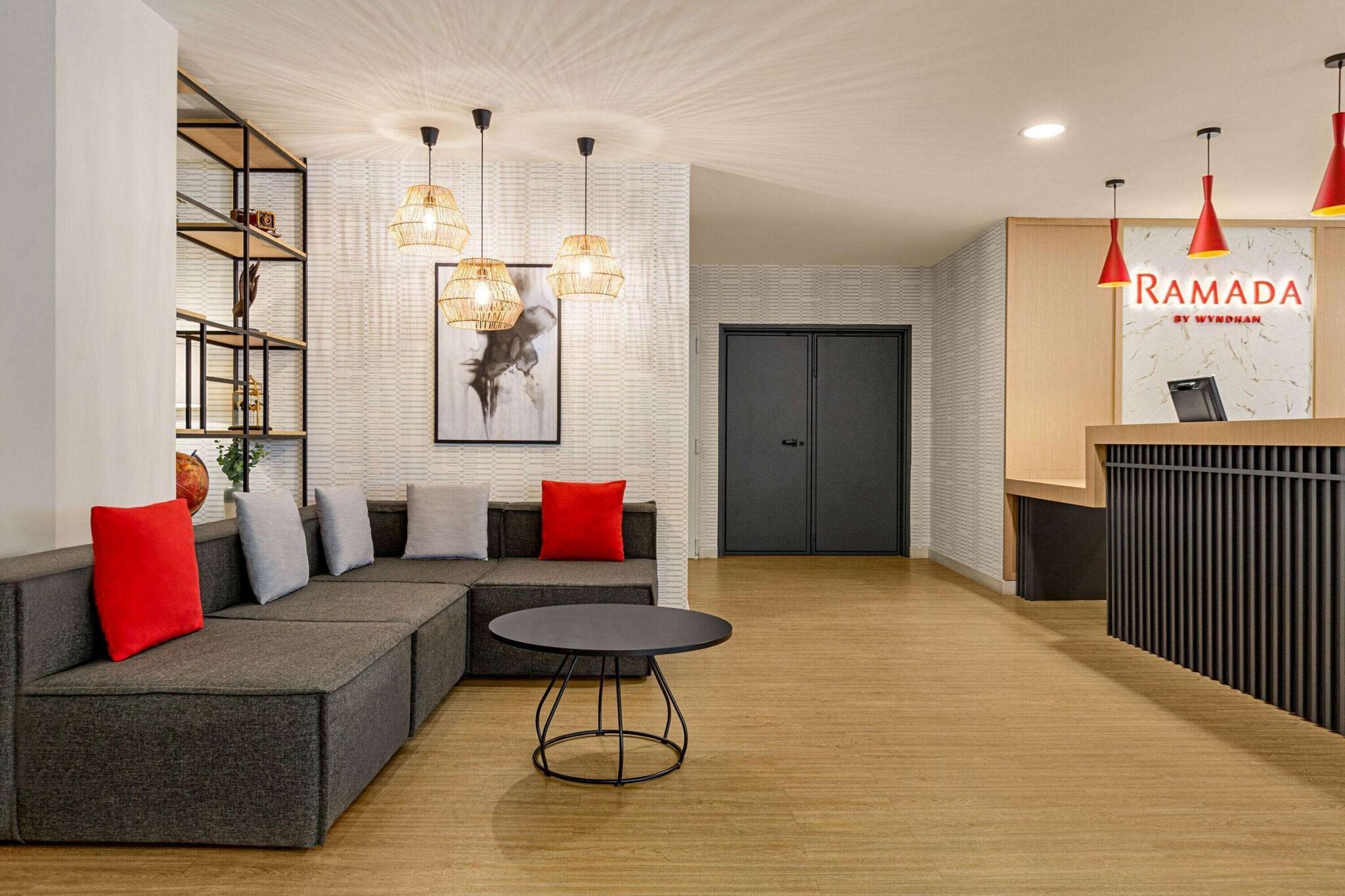 Vista Lobby Ramada by Wyndham Madrid Tres Cantos