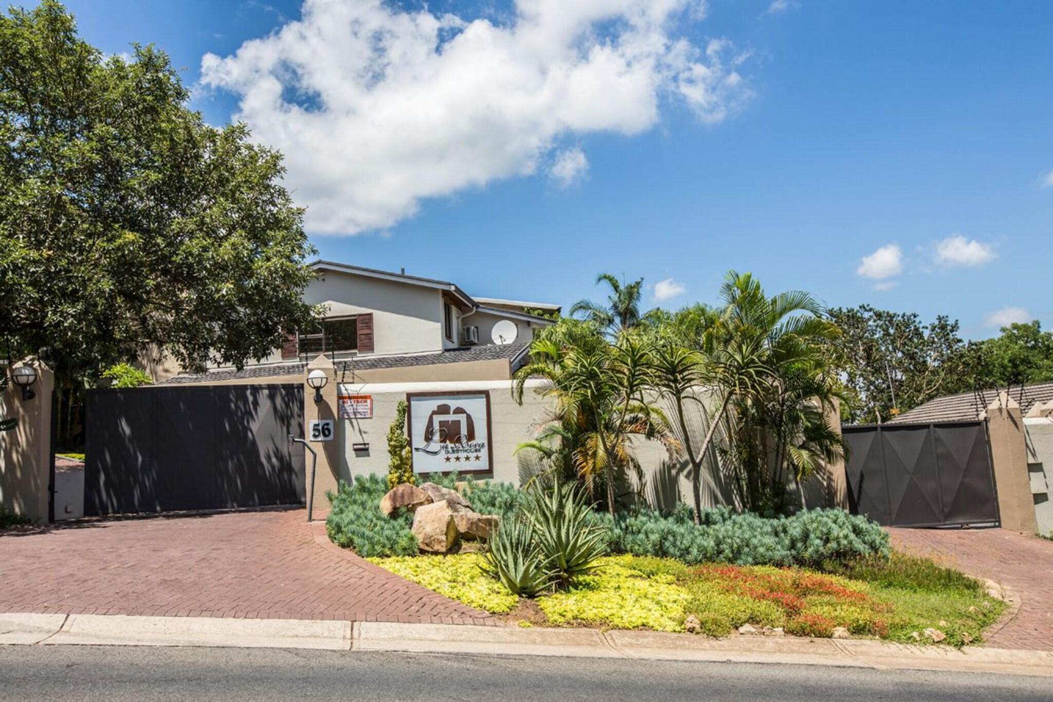 Vista Lobby La Roca Guest House