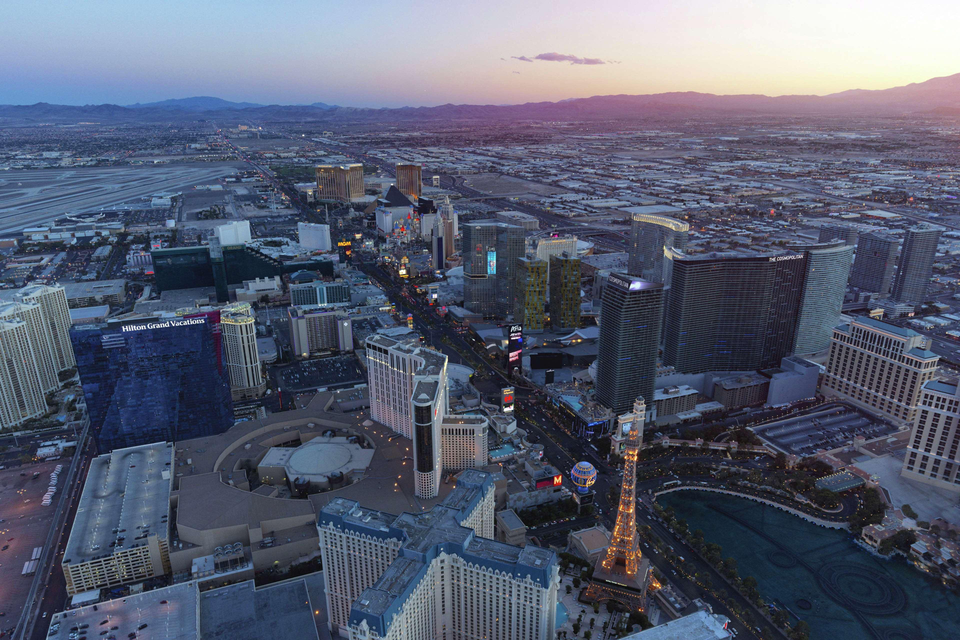 Vista Exterior Hilton Grand Vacations Club Elara Center Strip Las Vegas