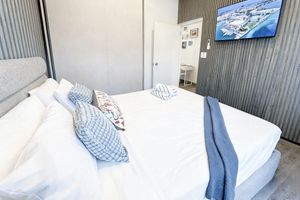 Vacation Rental - Palm & Stone Apartments