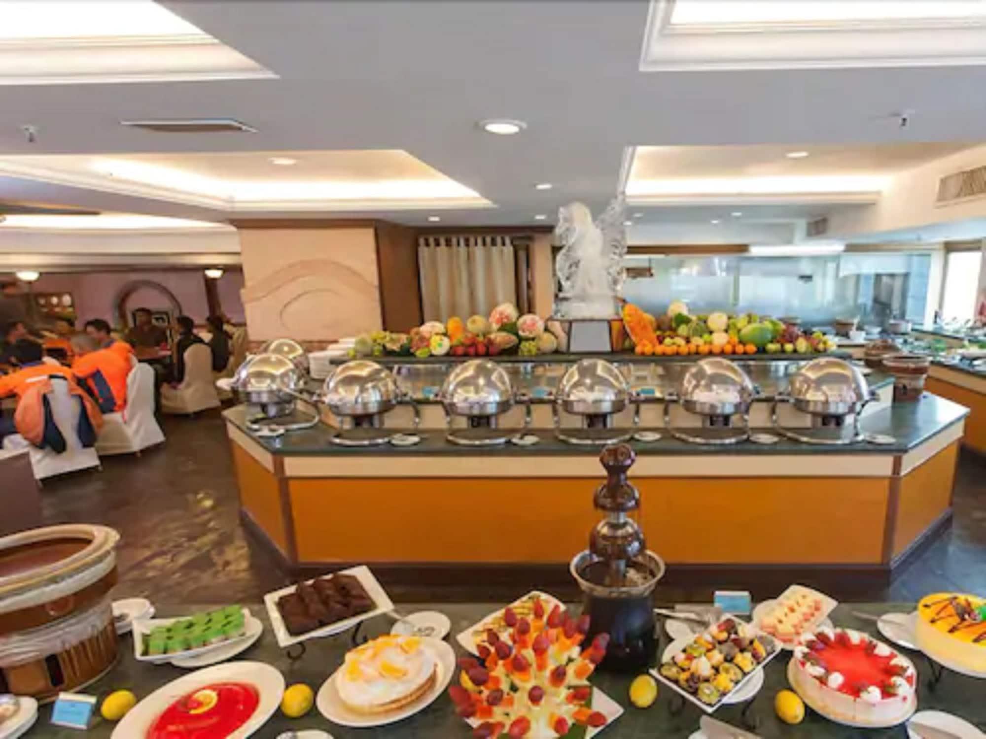 Restaurant Summit Hotel Subang USJ